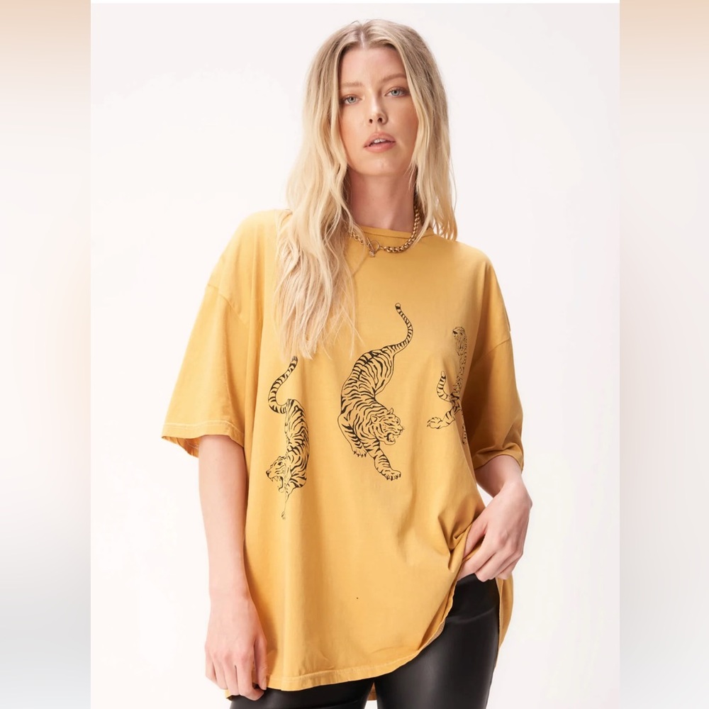 Urban Outfitters Oversized Tiger Tee